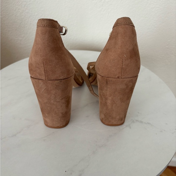 EUC size 7 heels - Picture 3 of 4